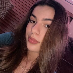 Meet your Posher, Adriana